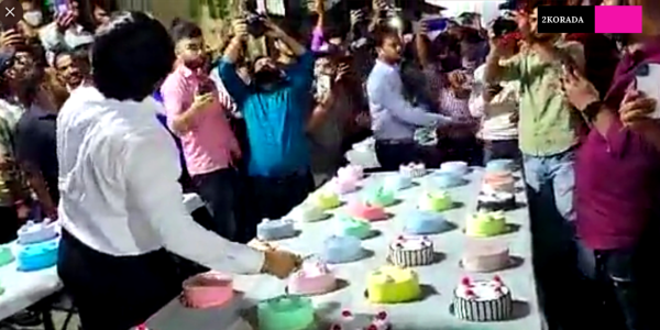 جشن تولد مردی با 550 کیک!