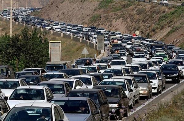 ترافیک فوق سنگین در اتوبان قزوین ، رشت ؛ به 25 کیلومتر رسید ، 71 هزار خودرو امروز وارد گیلان شده